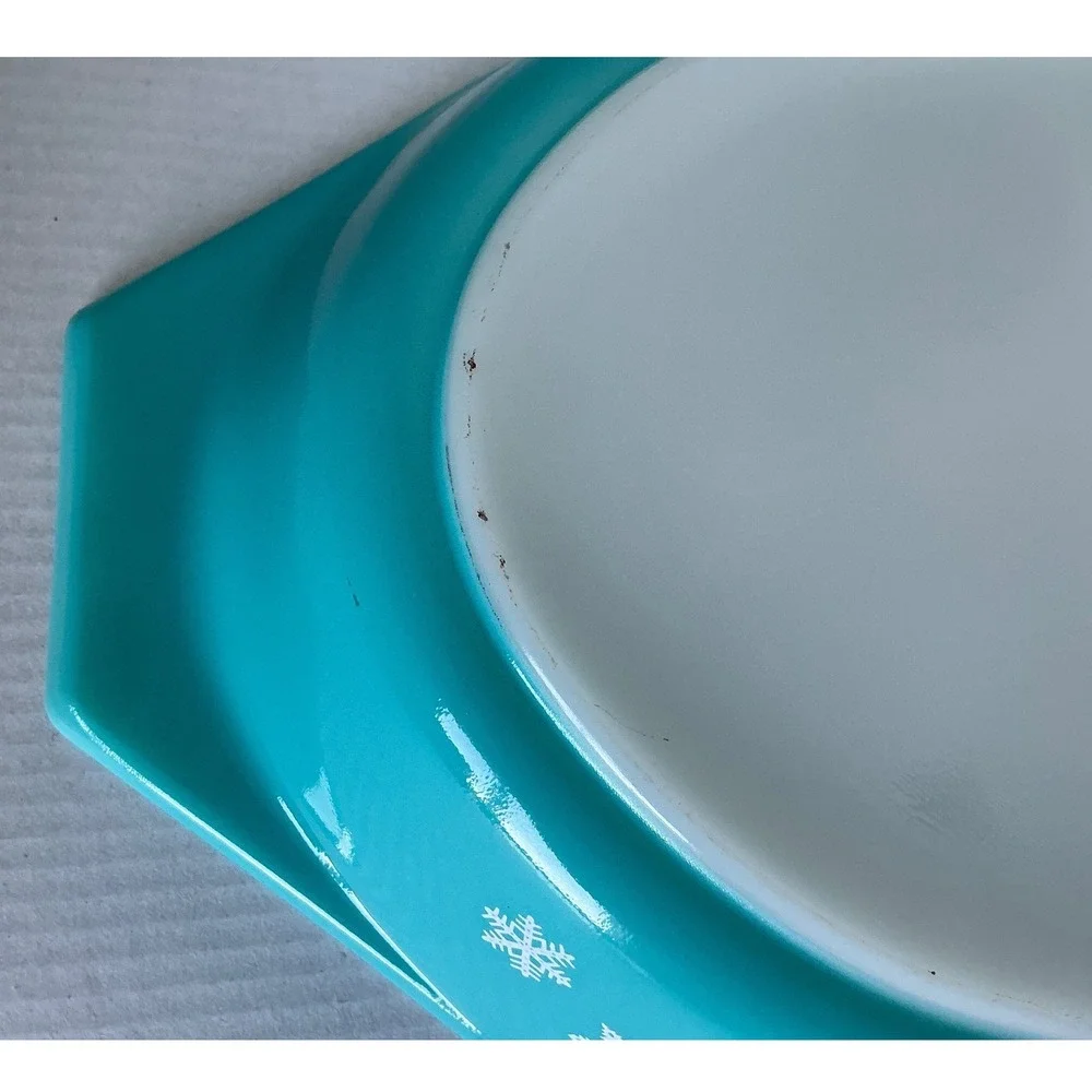 Pyrex Vintage Snowflake Divided Casserole Dish 1.5qt Turquoise MCM with Lid